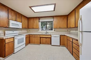 11261 Edward Dr, Grass Valley, CA 95949 - Photo 11