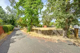 1710 Kenwood St, Sacramento, CA 95815 - Photo 43