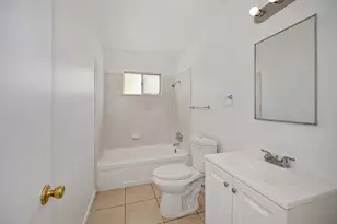 1710 Kenwood St, Sacramento, CA 95815 - Photo 67