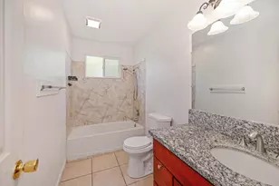1710 Kenwood St, Sacramento, CA 95815 - Photo 31