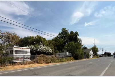 1113 Grand Ave, Olivehurst, CA 95961 - Photo 5