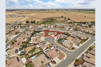 1082 Gehrig Court, Galt, CA 95632 - Photo 3