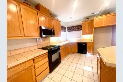 9762 Deep Water Lane, Stockton, CA 95219 - Photo 5