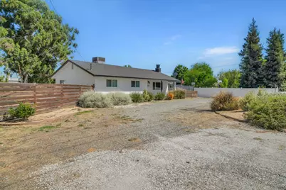 5442 Roselle Avenue, Riverbank, CA 95367 - Photo 5