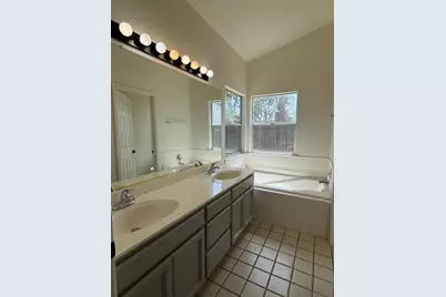 189 Sterling Oak Drive, Galt, CA 95632 - Photo 17