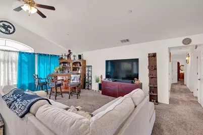 17225 Custer Avenue, Dos Palos, CA 93620 - Photo 7