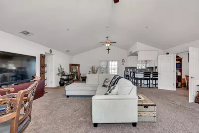 17225 Custer Avenue, Dos Palos, CA 93620 - Photo 5