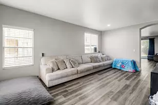 8427 Serio Way, Elk Grove, CA 98758 - Photo 5