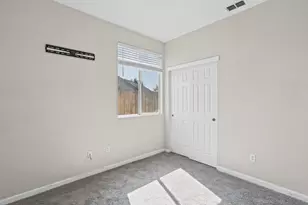 8427 Serio Way, Elk Grove, CA 95758 - Photo 37