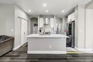 8427 Serio Way, Elk Grove, CA 98758 - Photo 13