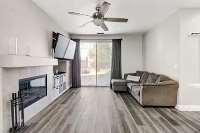 8427 Serio Way, Elk Grove, CA 98758 - Photo 9