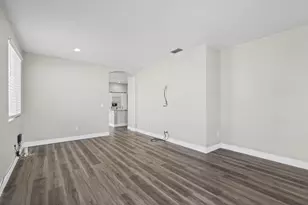 8427 Serio Way, Elk Grove, CA 95758 - Photo 7