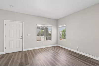 8427 Serio Way, Elk Grove, CA 95758 - Photo 5