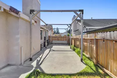 8427 Serio Way, Elk Grove, CA 95758 - Photo 43