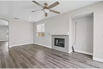 8427 Serio Way, Elk Grove, CA 95758 - Photo 11