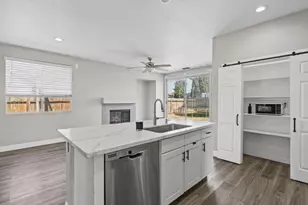 8427 Serio Way, Elk Grove, CA 95758 - Photo 19