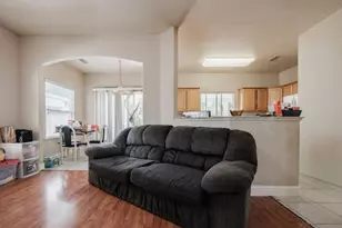 7250 Radha Dr, Sacramento, CA 95828 - Photo 5