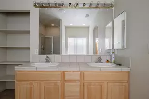 7250 Radha Dr, Sacramento, CA 95828 - Photo 21