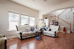 7250 Radha Dr, Sacramento, CA 95828 - Photo 9