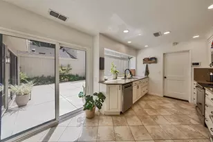 802 Dunbarton Cir, Sacramento, CA 95825 - Photo 13