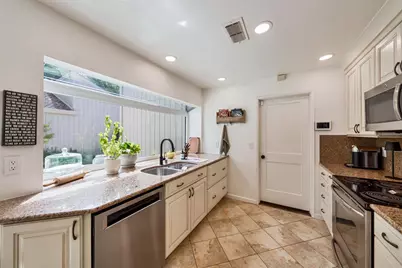802 Dunbarton Circle, Sacramento, CA 95825 - Photo 11