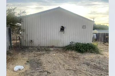 26422 N Highway 99, Acampo, CA 95220 - Photo 15