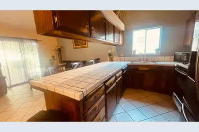 5900 Stone Bridge Lane, Bakersfield, CA 93313 - Photo 13
