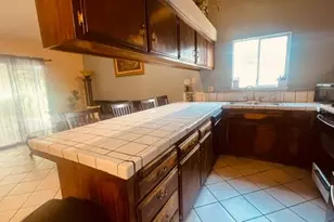 5900 Stone Bridge Ln, Bakersfield, CA 93313 - Photo 13