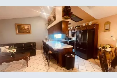 5900 Stone Bridge Lane, Bakersfield, CA 93313 - Photo 15