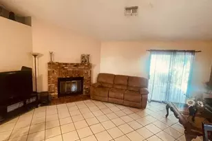 5900 Stone Bridge Ln, Bakersfield, CA 93313 - Photo 19