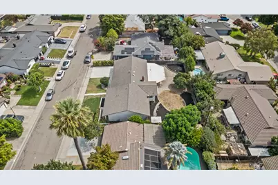 14 W Canterbury Drive, Stockton, CA 95207 - Photo 29