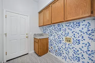 8735 Freesia Dr, Elk Grove, CA 95624 - Photo 25