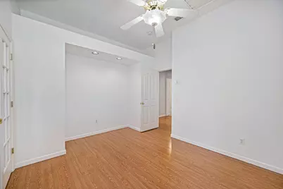 8735 Freesia Drive, Elk Grove, CA 95624 - Photo 23