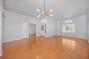 8735 Freesia Dr, Elk Grove, CA 95624 - Photo 19