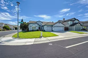 8735 Freesia Dr, Elk Grove, CA 95624 - Photo 45