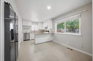 7225 Camel Rock Way, Citrus Heights, CA 95610 - Photo 11