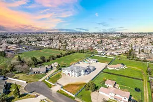 9013 Deleon Ct, Elk Grove, CA 95624 - Photo 7