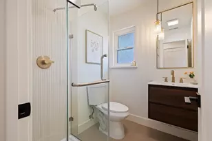 8949 Plaza Park Dr, Elk Grove, CA 95624 - Photo 25