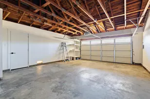 8949 Plaza Park Dr, Elk Grove, CA 95624 - Photo 29
