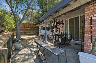 6104 Oakgreen Cir, Carmichael, CA 95608 - Photo 13