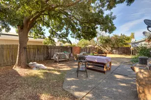 8262 Lockborne Dr, Sacramento, CA 95823 - Photo 29