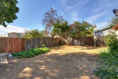 8262 Lockborne Drive, Sacramento, CA 95823 - Photo 31