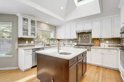 7713 S Cove Drive, Sacramento, CA 95831 - Photo 11