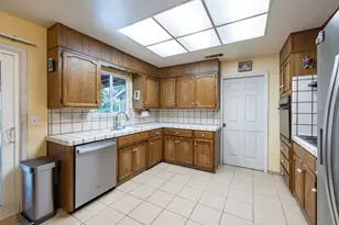 9607 Windham Ct, Stockton, CA 95209 - Photo 7