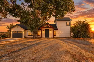 21379 N Mann Rd, Acampo, CA 95220 - Photo 1