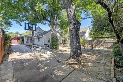 1733 38th Street, Sacramento, CA 95816 - Photo 39