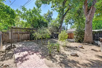 1733 38th Street, Sacramento, CA 95816 - Photo 37