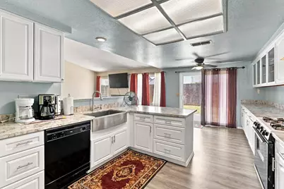 5957 Sawyer Circle, Sacramento, CA 95823 - Photo 19