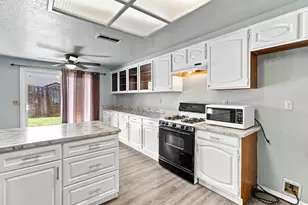 5957 Sawyer Cir, Sacramento, CA 95823 - Photo 15