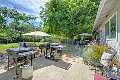 8630 Fairmont Way, Fair Oaks, CA 95628 - Photo 25